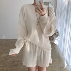 トップス ボトムス パンツ デート カットソー プルオーバー ショートパンツ ショート ショート丈 袖あり 長袖 ハイウエスト かわいい 大人可愛い きれいめ シンプル カジュアル 大人 上品 おしゃれ お洒落 主役級 存在感 春 秋 冬 10代 20代 30代 レディース 女性用 OL 学生 デート お出かけ 公園デビュー 女子会 休日 イベント 旅行 着回し 普段使い ファッション コーデ 楽ちん モテ トレンド 流行 インスタ映え フリーサイズ 白 ホワイト 青 ブルー 黄色 イエロー