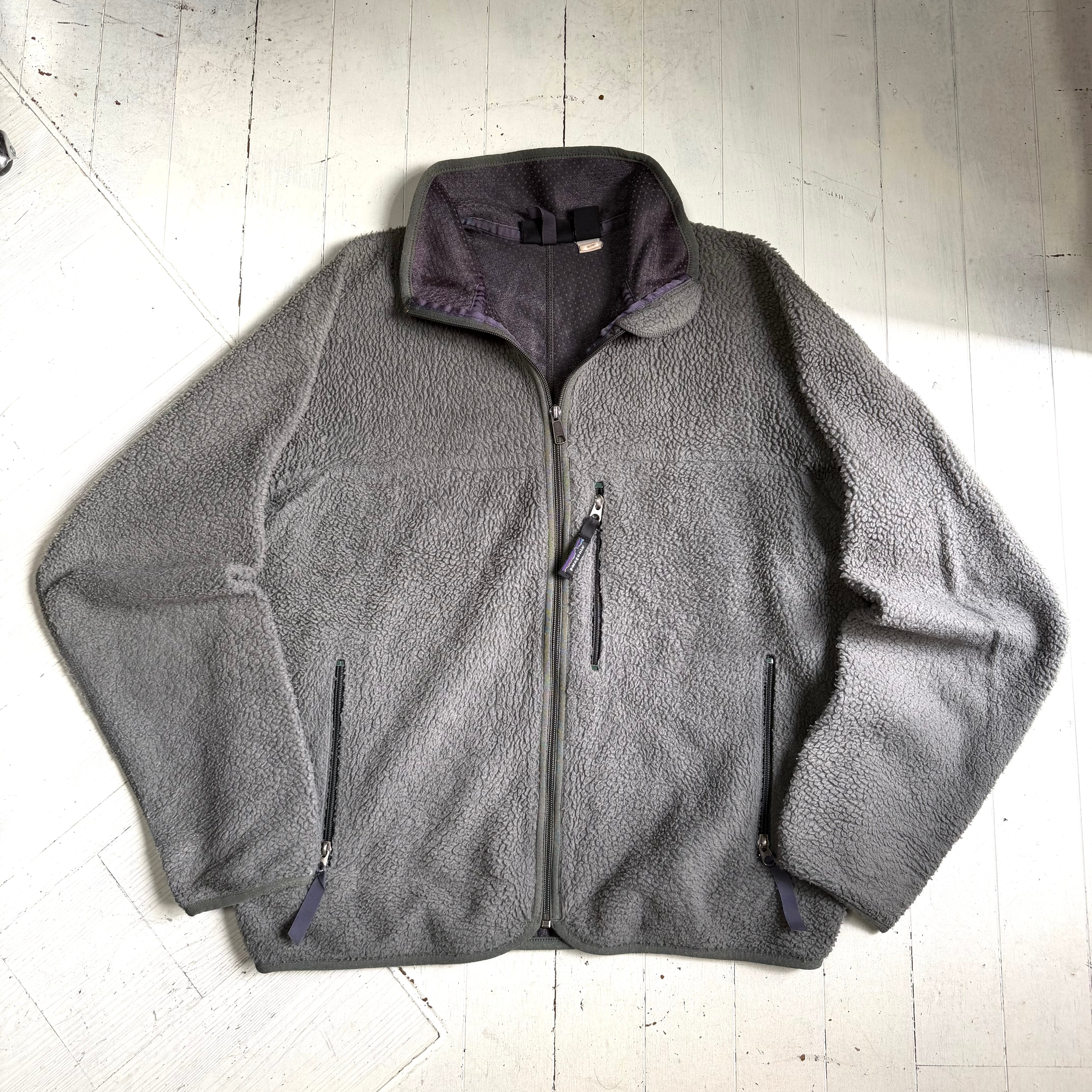 2002年製 【30％OFF】パタゴニア PATAGONIA ハイキャンプ Vネック