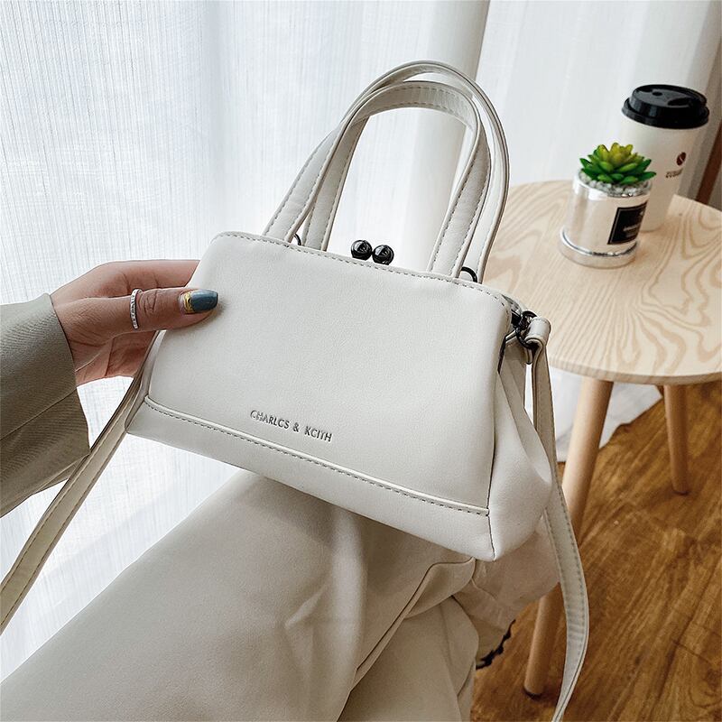 シンプルな小さなバッグ女性のバッグ2020人気の新しい流行の野生のワンショルダー脇の下のバッグバージョンのネット赤いハンドバッグ Tiancai_Wing_Bag9622776