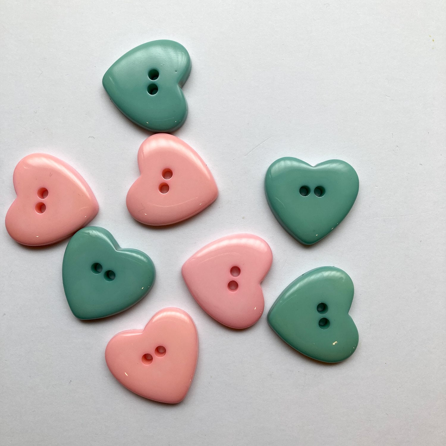 【専用出品】3セット　#252+#243+チャーム&ボタンハート4個 フラット2穴ハートボタン（28mm） | Dua-アクセサリーパーツショップ