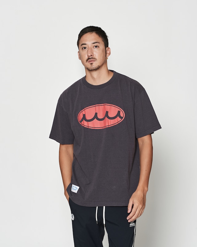 【予約販売2月下旬～3月中旬入荷】muta MARINE × ACANTHUS エイジング サークルロゴ Tシャツ