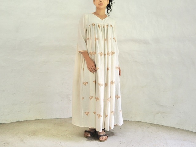 ブロックプリント／マキシ丈ドレープワンピース