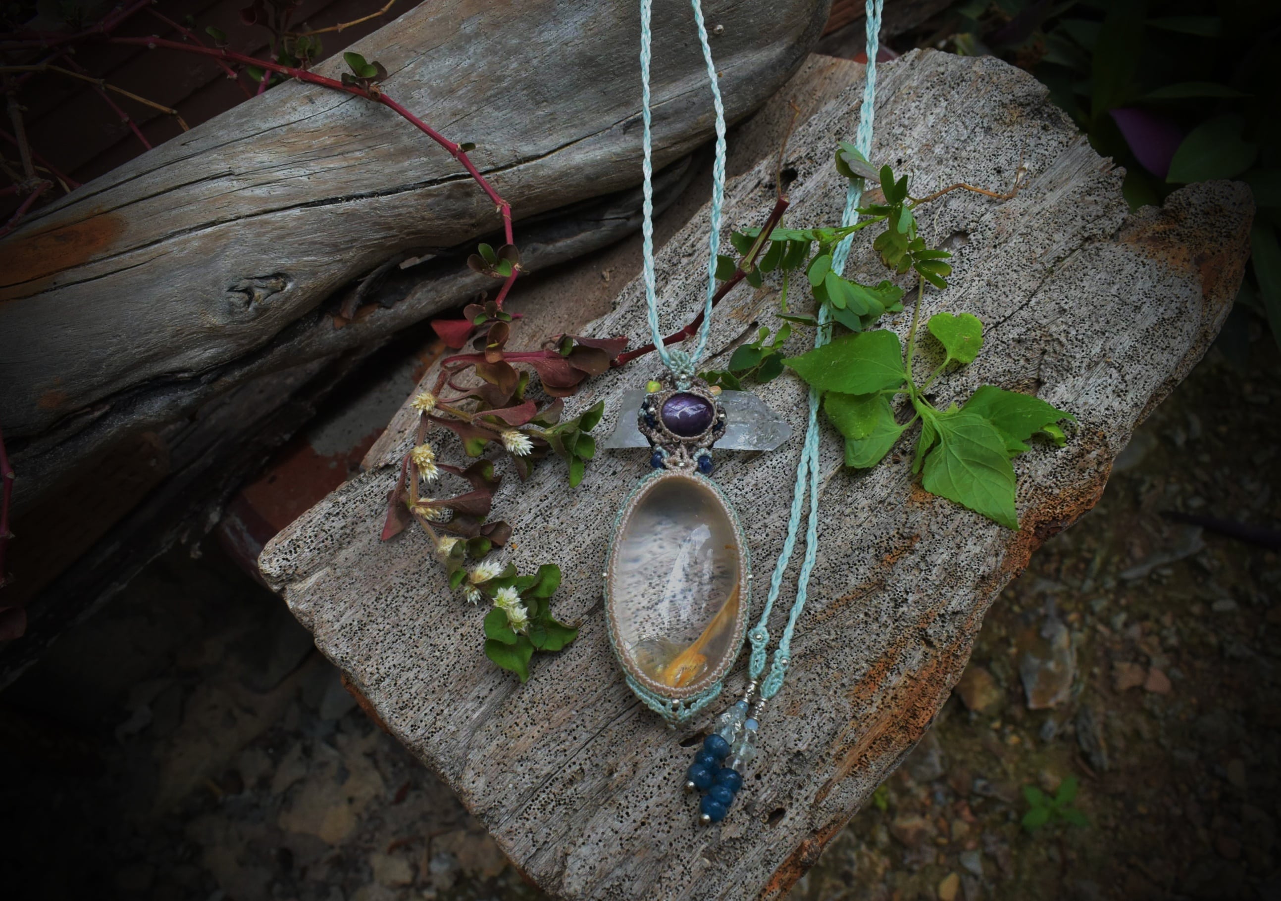 スタールビーと虹入り★クォーツインクォーツ マクラメペンダントrubym001