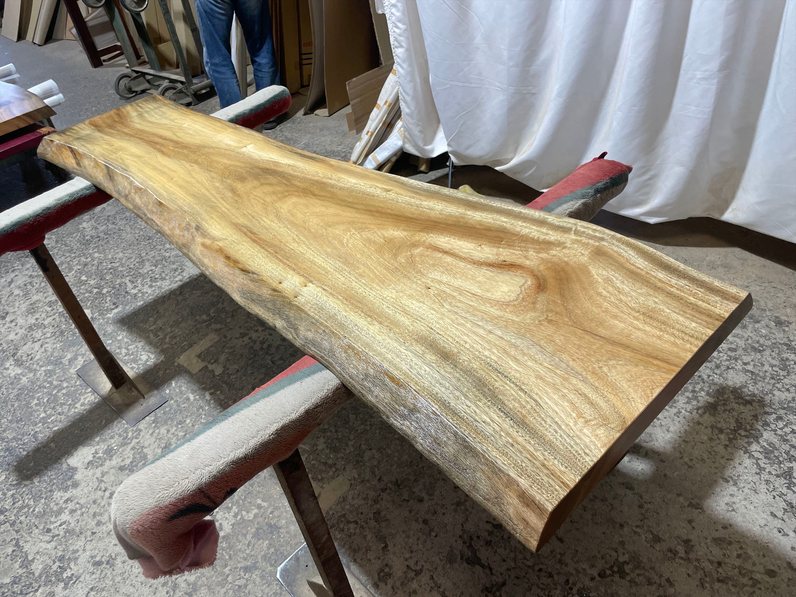 キムキムカウンター用一枚板 クス9528 楠 一枚板無垢材 1920x460-530x50mm カウンター ローテーブル