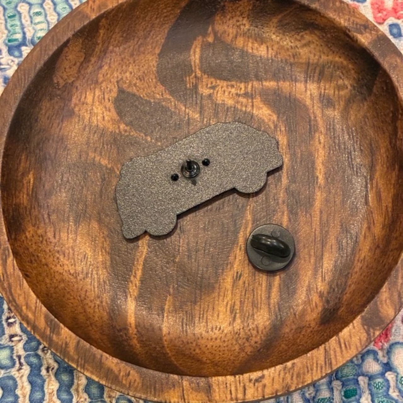 TOPANGA Jewelry Pin Brooch  Enjoy journey　ピンブローチ　エンジョイジャーニー　ジャケット　キャップ　プレゼント　プチギフト　バス　ワゴン　ピンク