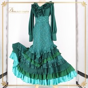 フラメンコ 衣装 ソニアジョーンズ SONIA JOHNES ツーピース セットアップ トップス ファルダ ボランテ フリル レース 光沢 豪華 華やか 高級感 レース ダンス 長袖 緑 グリーン系 高級 衣装セット 大人用 フリルデザイン おしゃれ イベント用 発表会 エレガント ダンス用品 セットアップ