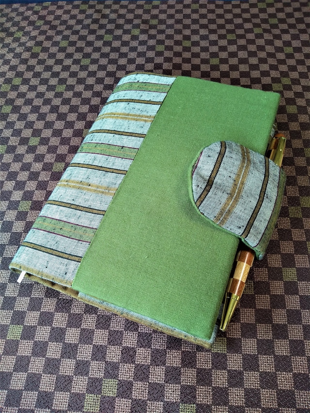 遠州綿織物手縫い手帳カバー・Bタイプ(A6サイズ＝文庫本サイズ)