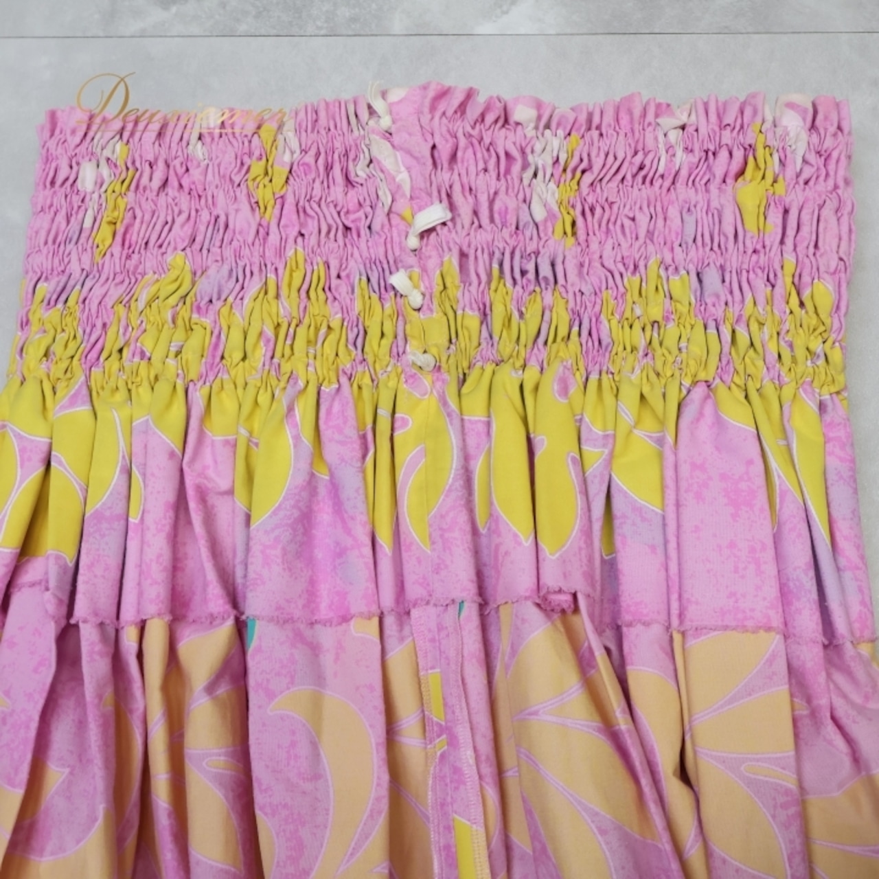 フラダンス 衣装 パウスカート ピンク系 シングル シンプル ティアレ柄 葉っぱ柄 かわいい 華やか 鮮やか 明るい ふわふわ ハワイアン アロハ ハワイアンプリント フラ ダンス レッスン 練習 グリーン系 イエロー系 おしゃれ カラフル 可愛いスカート