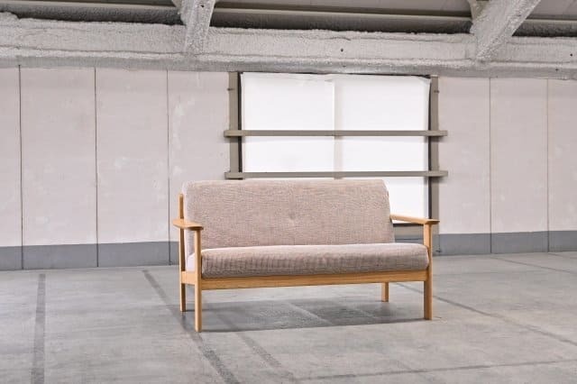 カリモク チターノ 「ｗ13102」2人掛けソファ オーク材 2P ラブソファ 2シーター コンパクト 北欧スタイル 椅子 チェア karimoku【中古家具/中古インテリア/USED家具ユーズド家具/リサイクル】