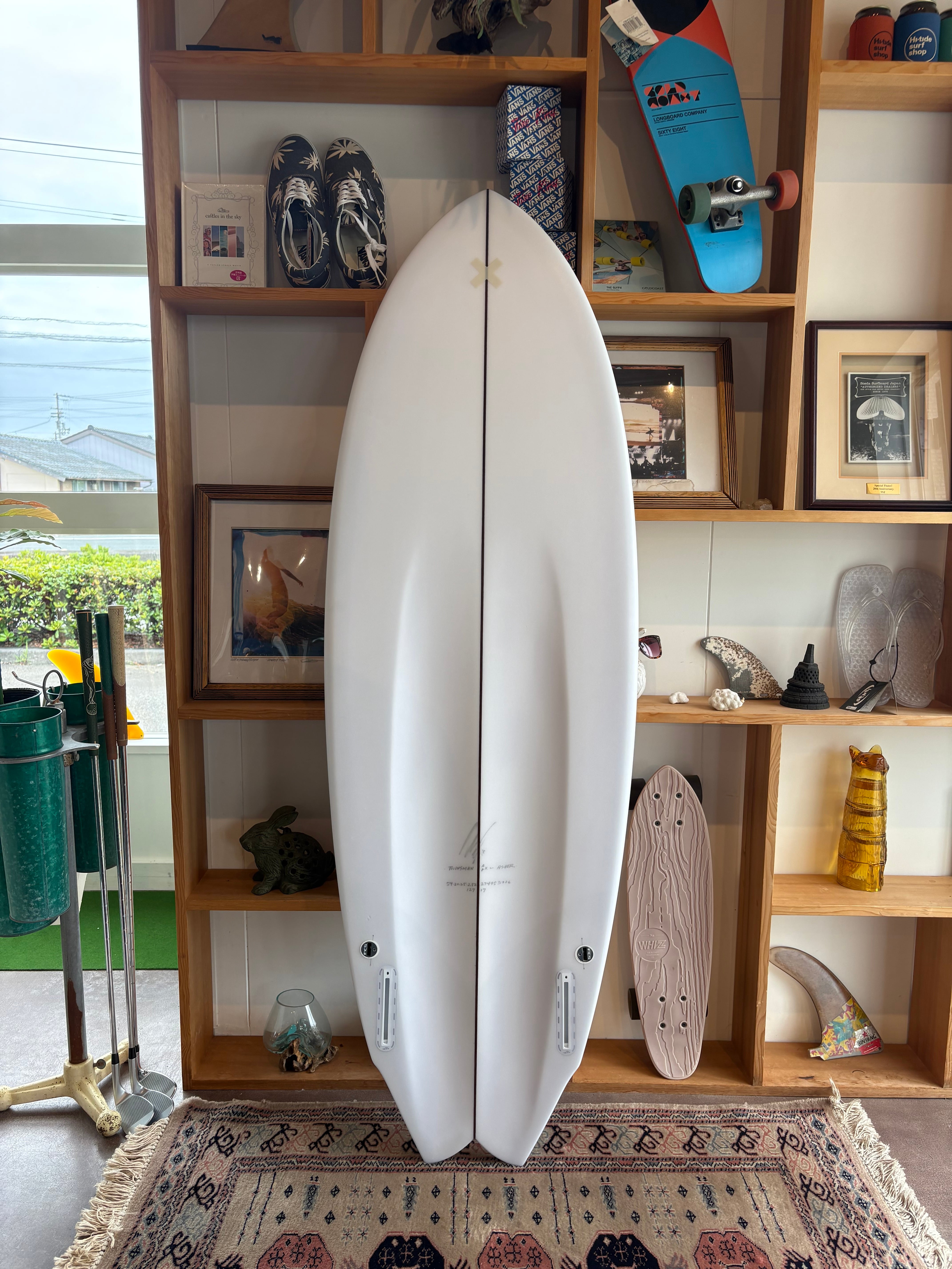 ALBUM SURFBOARD 5'4