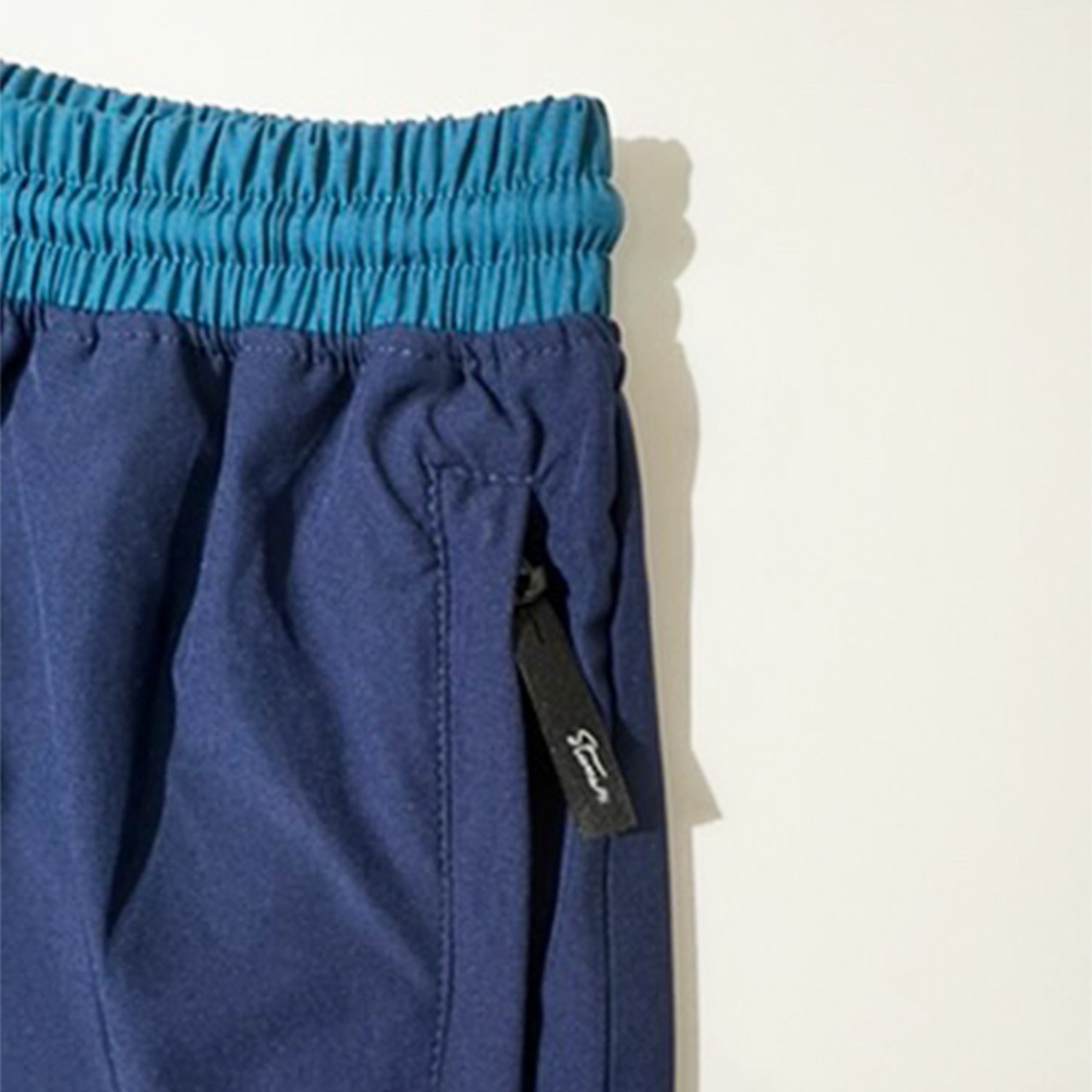 College cut shorts : ネイビー