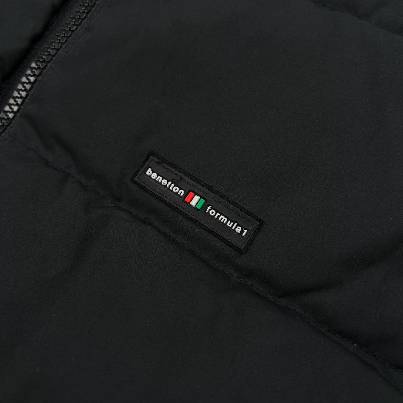 希少 レア Benetton Formula 1 ベネトン フォーミュラ 1 ダウン ベスト サイズ M /ブラック/F1