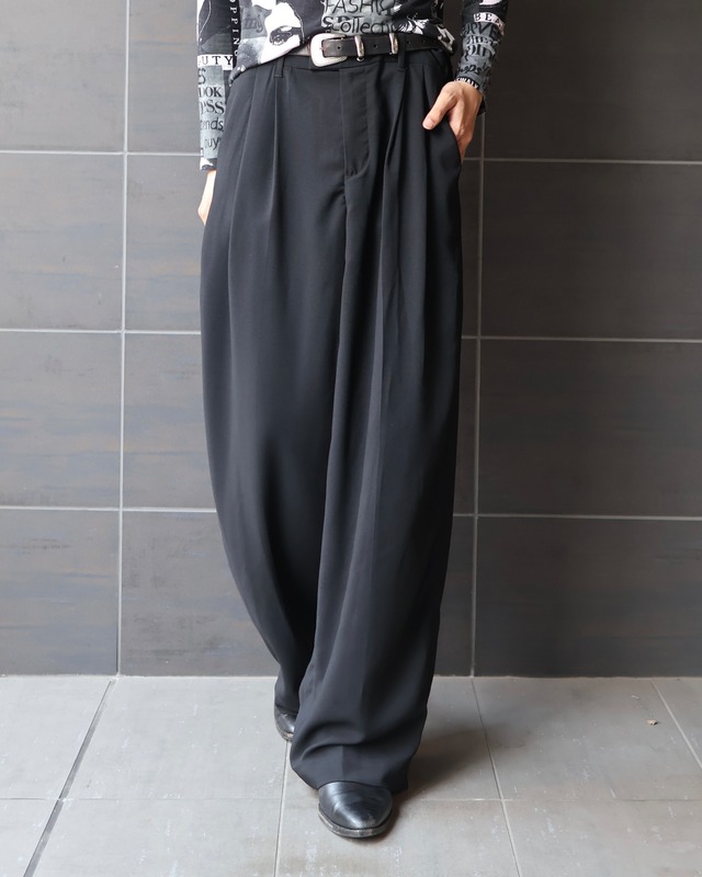 2-pleat wide straight slacks