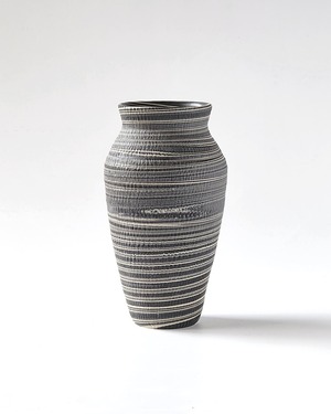 Black and white neriage vase #4