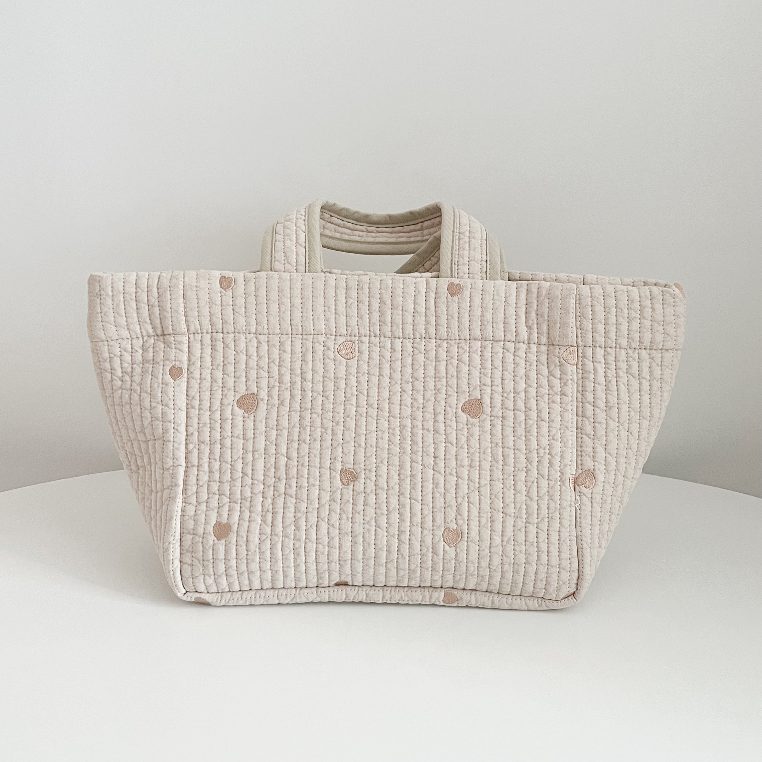 刺繍入りベージュキルティングトートバッグ ハート刺繍キルティングトートバッグ(mini) | イブル&Baby Fabric