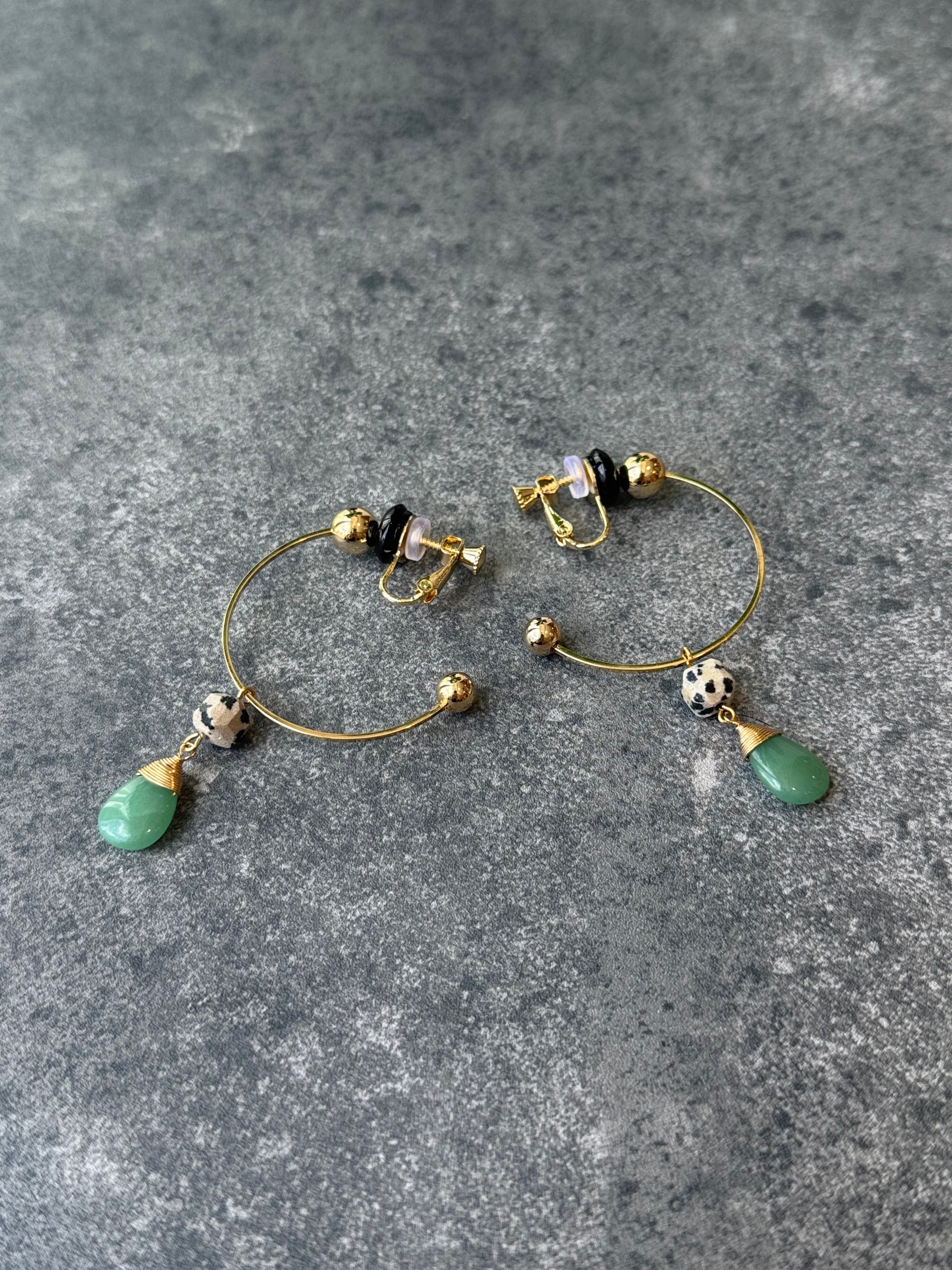 half hoop onyx teardrop stone green gold