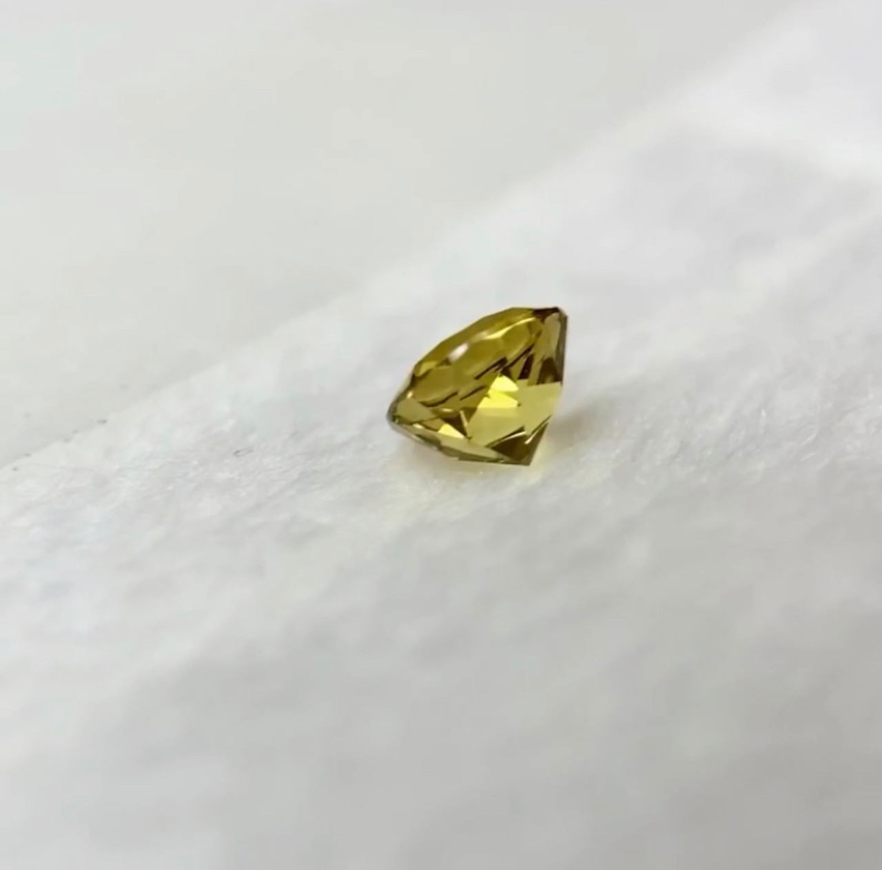 ローズカットサファイア 1点　3.25mm