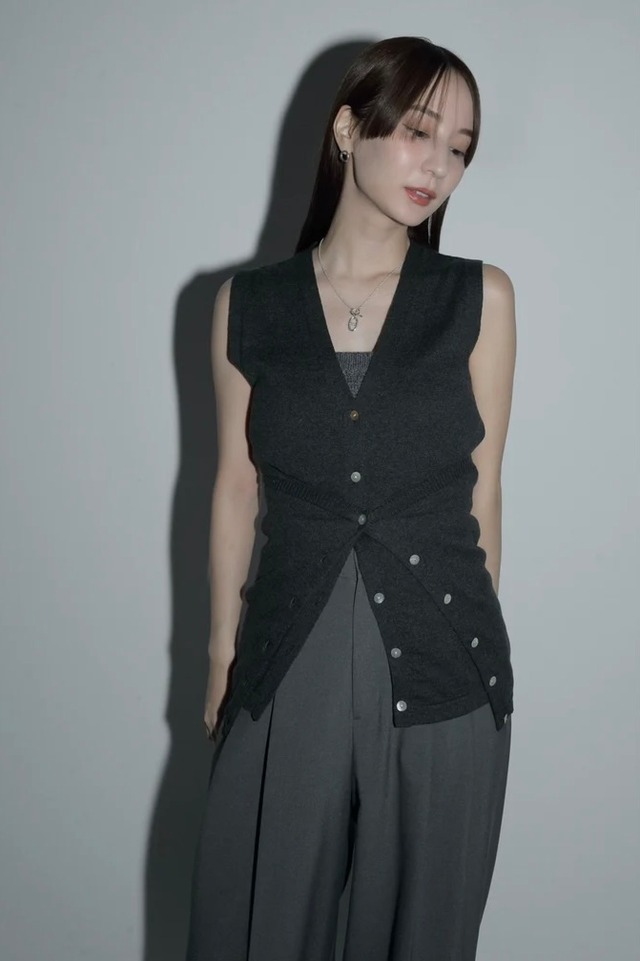 louren front button ensemble knit　Charcoal