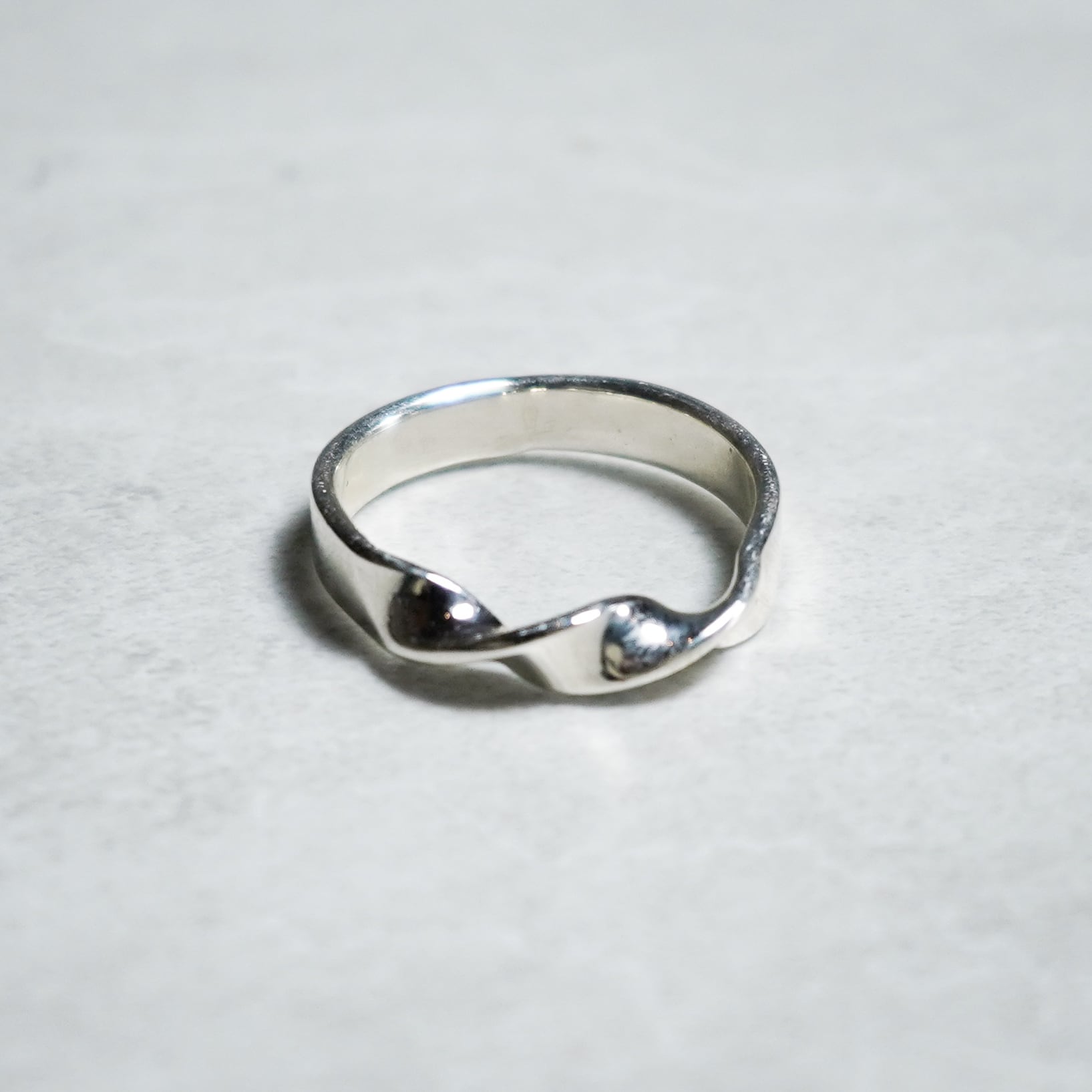 British Vintage Silver Twist Ring イギリス ヴィンテージ シルバー British Vintage Silver Twist Ring イギリス ヴィンテージ シルバー
