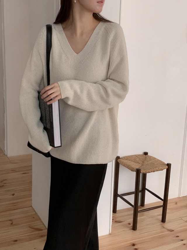 Relaxed V-Neck Knit Pullover