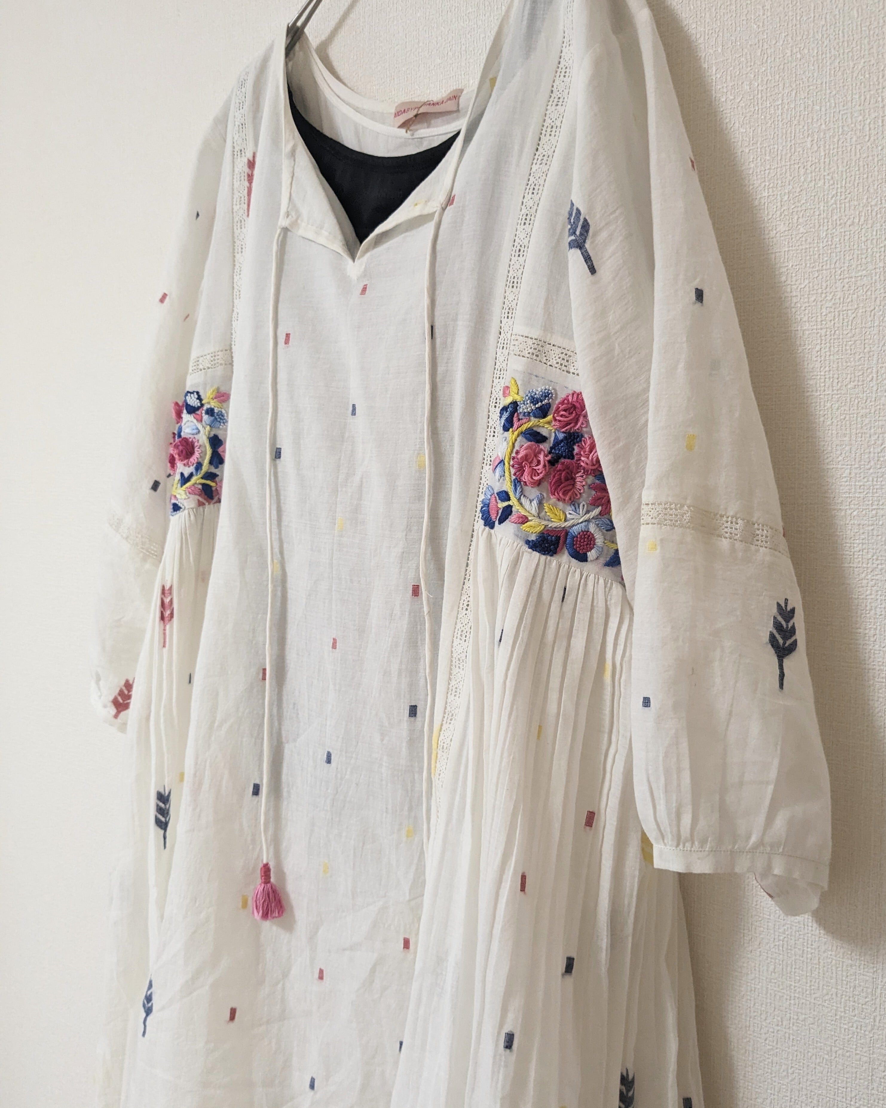 立体刺繍ワンピース】ジャムダニ織(カディコットン)×手刺繍 立体刺繍ワンピース】ジャムダニ織(カディコットン)×手刺繍