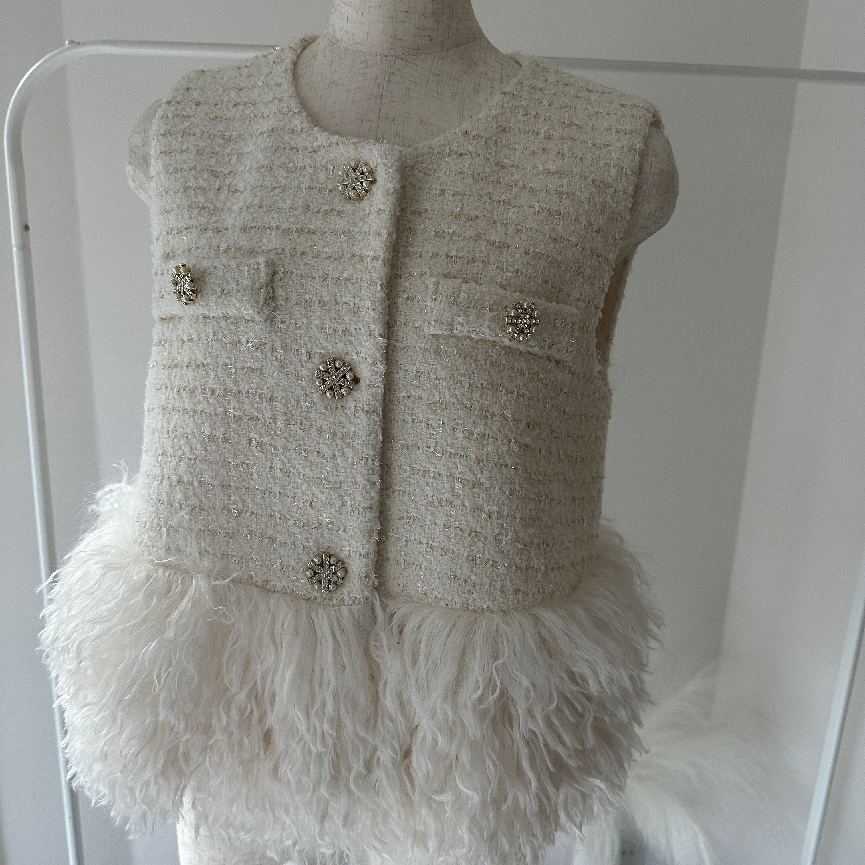 ファー付き ツイードベスト ノースリーブジャケット | Faboutique