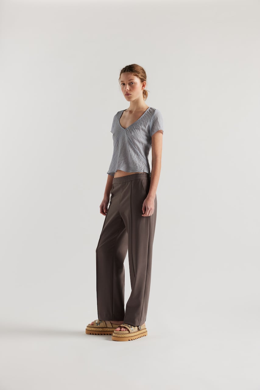 KLOKE Centered V-neck Top