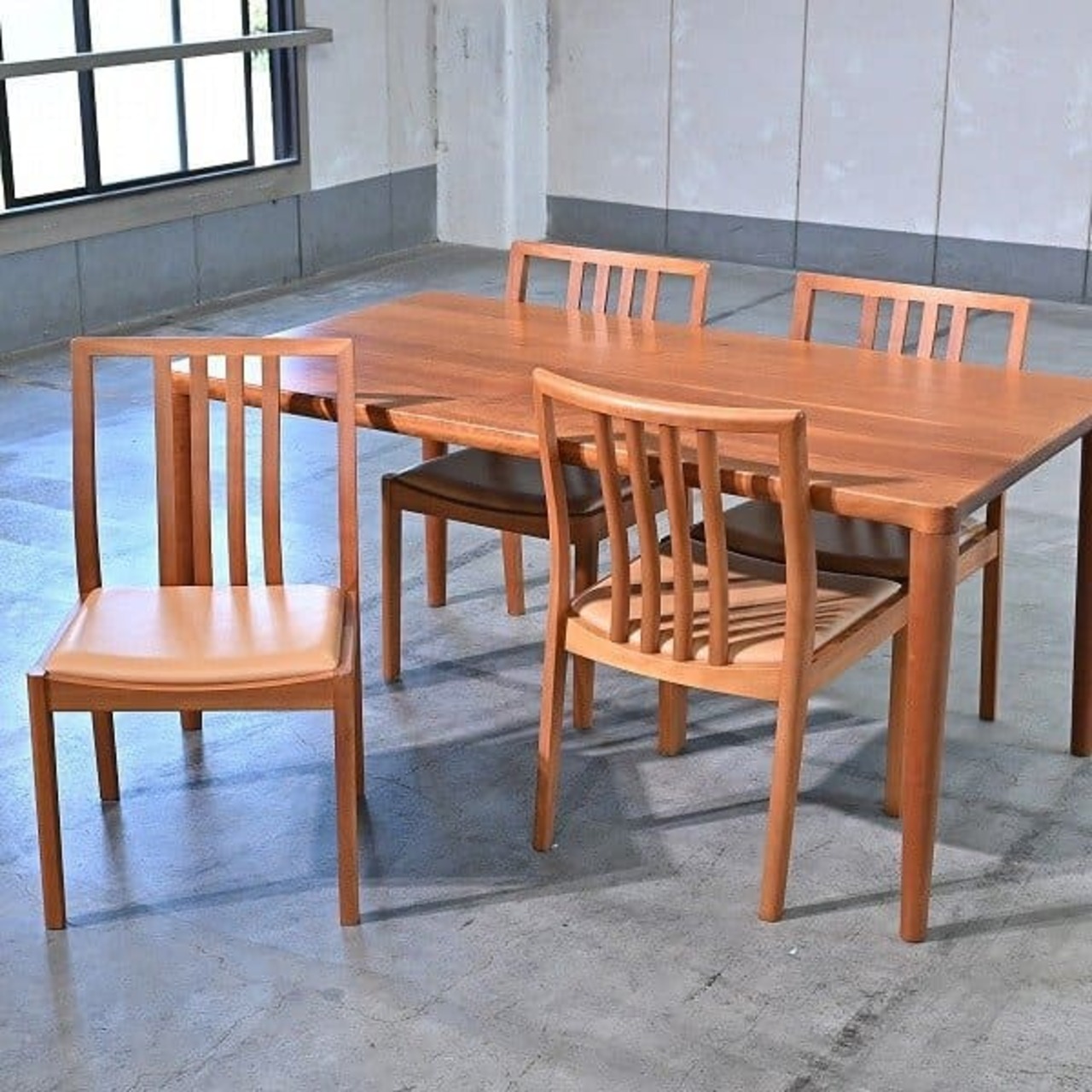 家具蔵「エミネント/ストライプ」ダイニングセット チェリー材 無垢 本革 テーブル チェア 4脚 机 テーブル リビング EMINENT STRIPE【中古家具/中古インテリア/USED家具ユーズド家具/リサイクル】