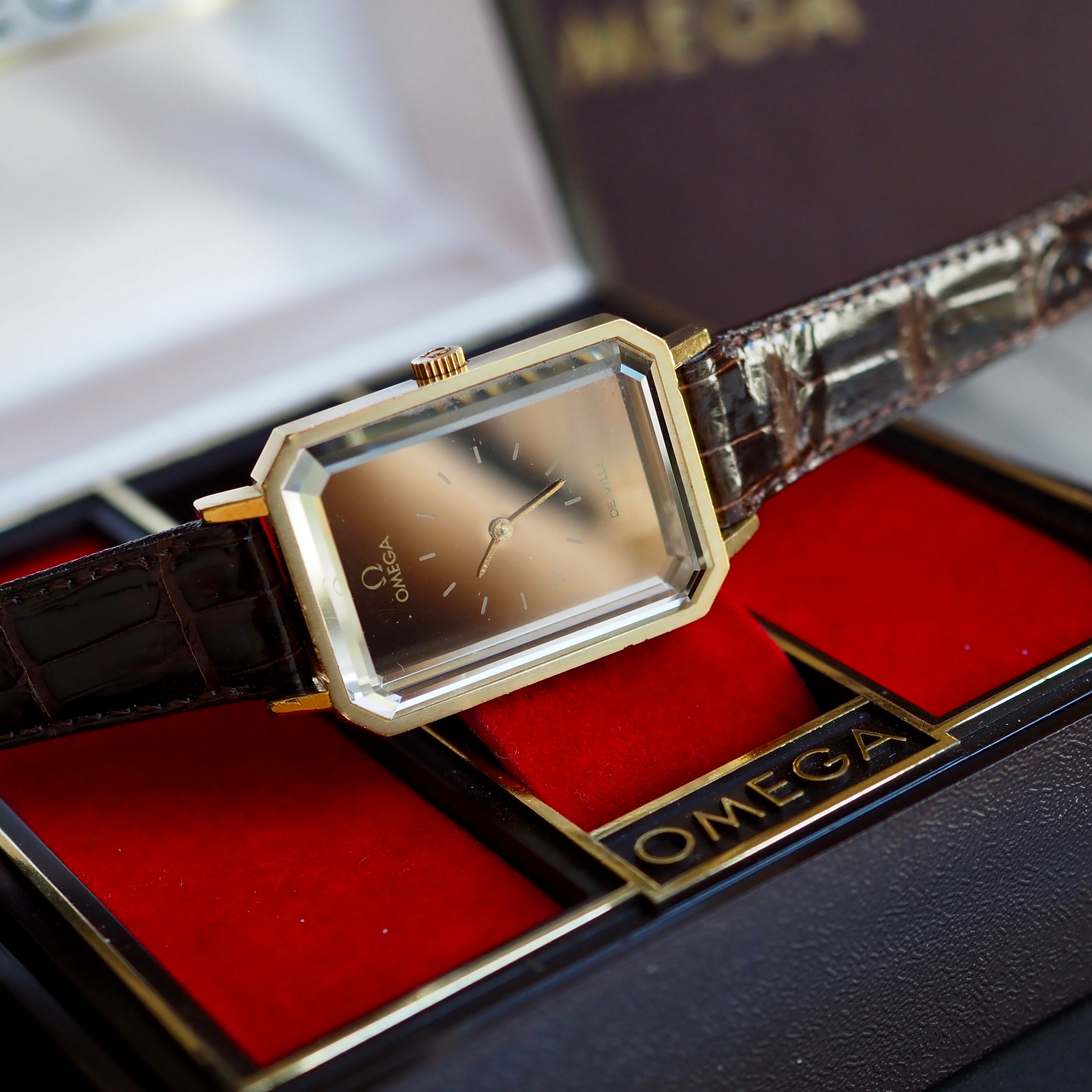 超希少 OMEGA グリマデザイン ミラー文字盤 エメラルドライン ドレス