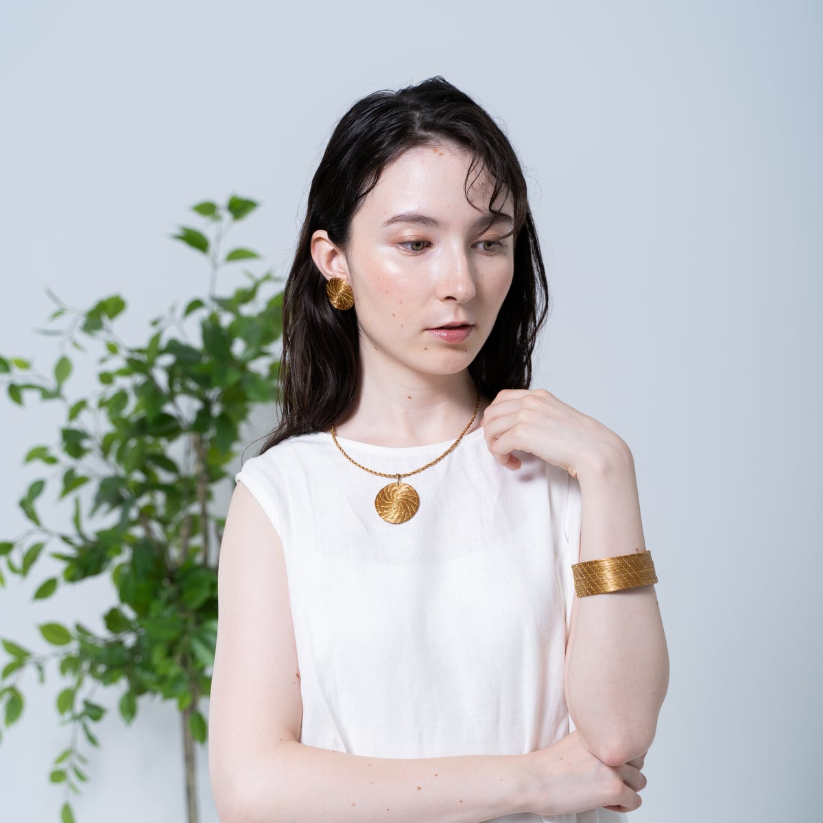 ビオジュエリー】 黄金の草 カッピンドウラード バングル ワイド