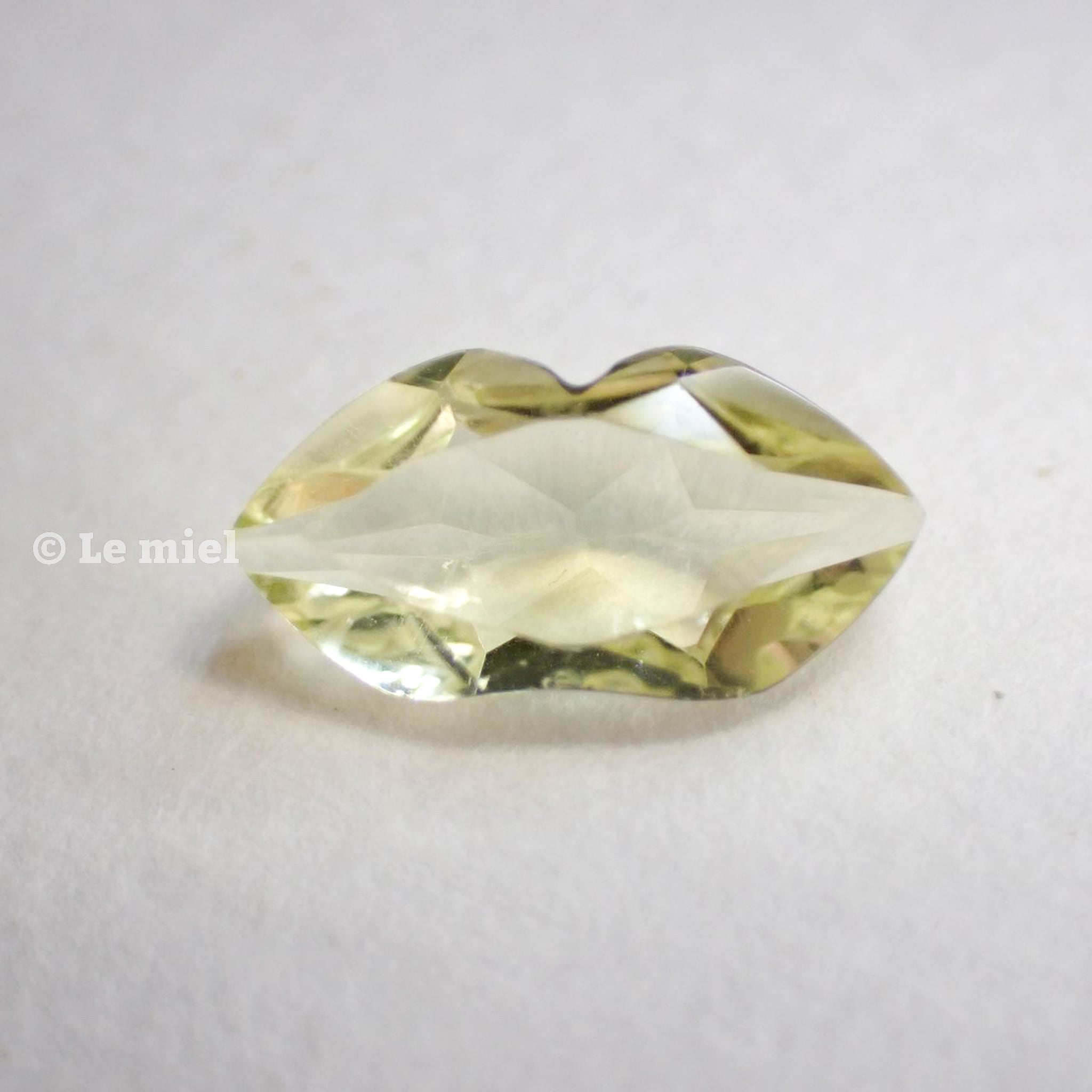 水晶 天然 イエローダイヤモンド 8.0mm原石 1.23ct 【榎本通商81999