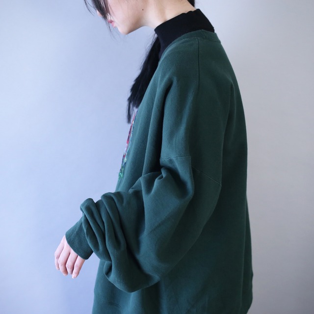 "刺繍"  one point big logo design XXL over silhouette sweatshirt