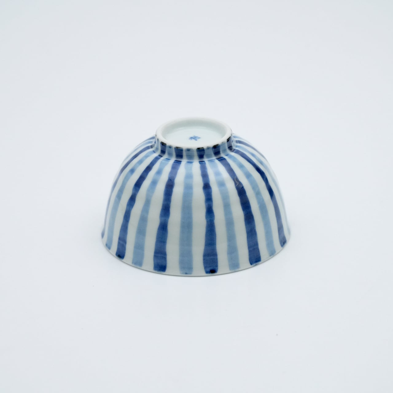 染付濃み十草4寸深飯碗 | 福珠窯ファクトリーショップ