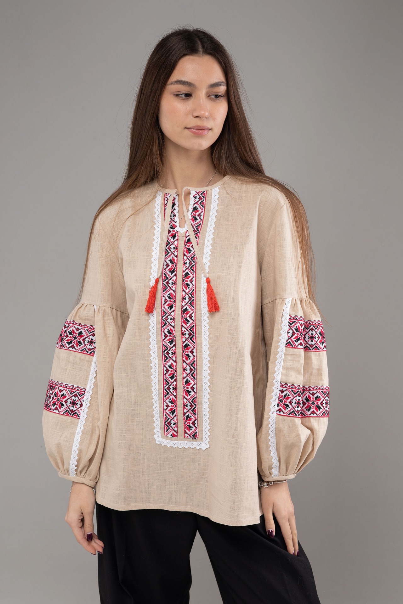 ウクライナ刺繍ヴィシヴァンカ　バルーン袖　手刺繍　麻　レディース・フリーサイズ - 7