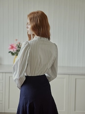 Poésie Bleue Embroidered Ruffle Blouse F0785