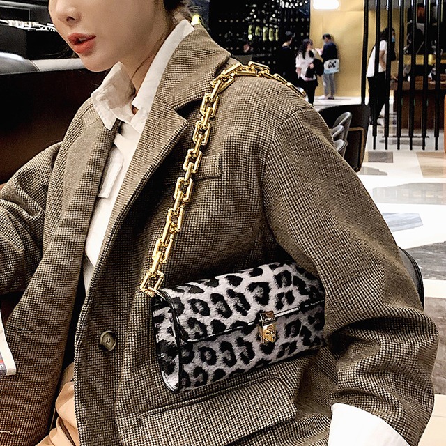 ニッチデザインバッグレディース2020新しいトレンディなファッションチェーンワンショルダーアンダーアームバッグネットレッドワイルドインメッセンジャーバッグ Tiancai_Wing_Bag97500271187