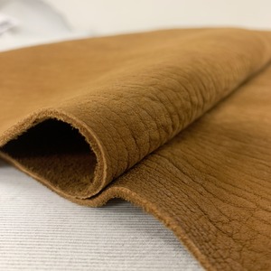 ひつじ革　つちいろ　ヌバック【約38ds / 約1.6mm厚】L10F-040