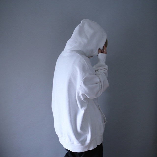 "Champion" white color over silhouette reverse wave sweat parka