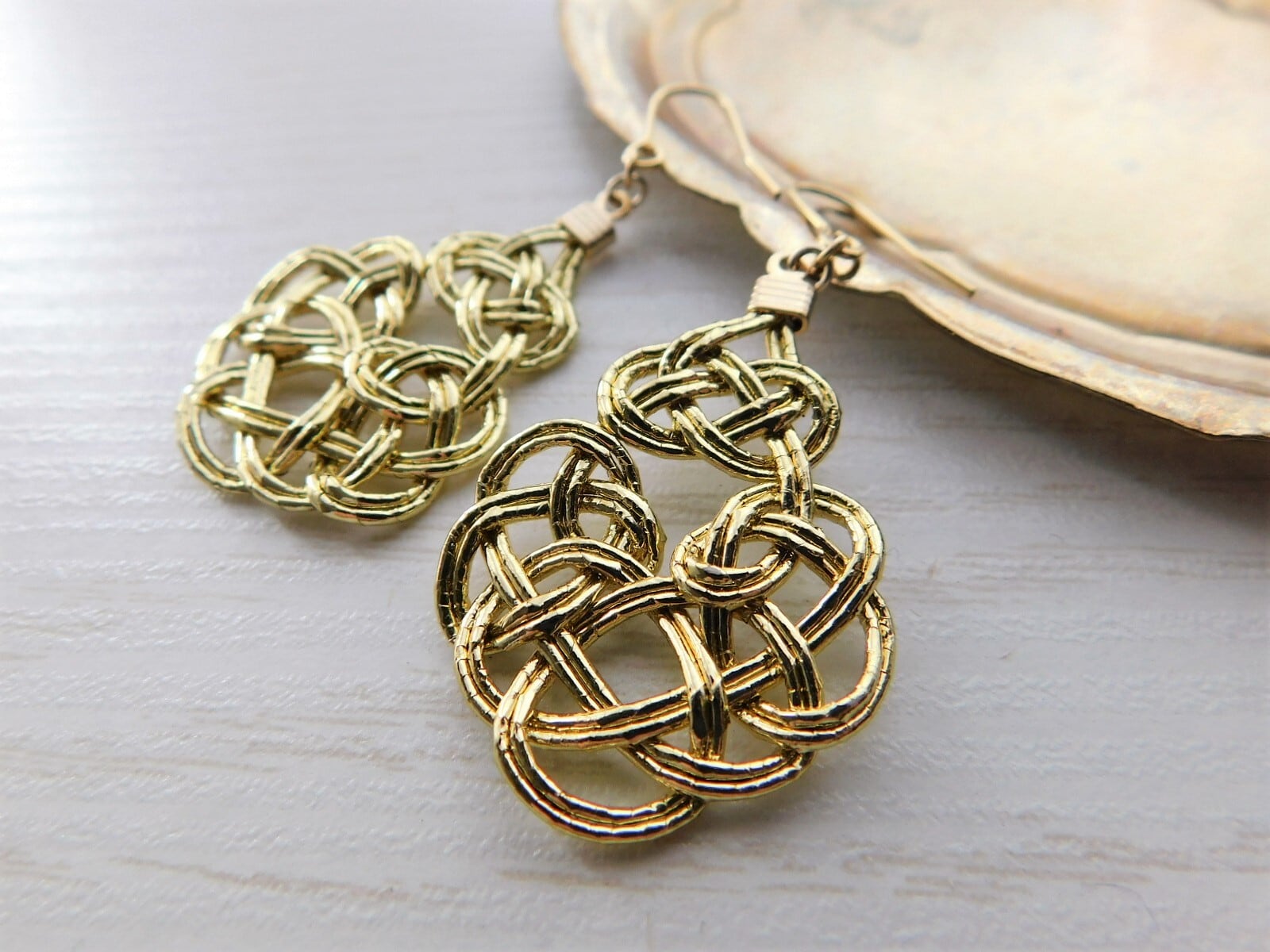 あわじ結びの華やかな耳飾り Color: Gold
