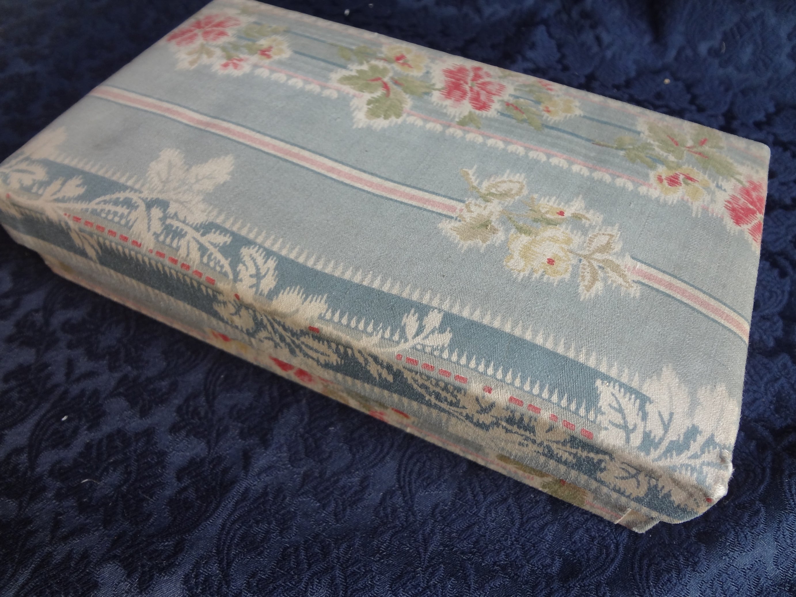 フランスアンティークの布箱 フランスアンティーク カルトナージュ