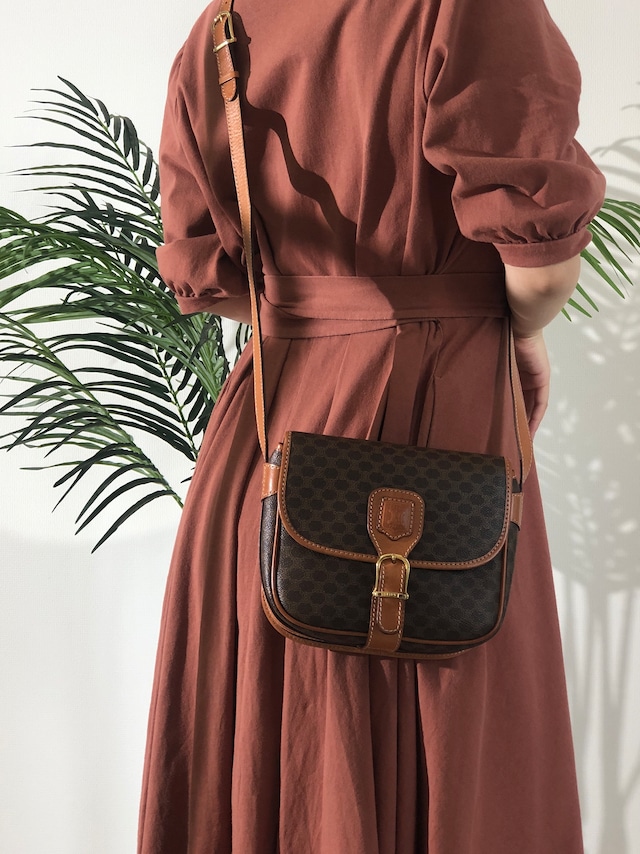 CELINE セリーヌ マカダム ブラゾン型押し フロントベルト PVC×レザー ショルダーバッグ ブラウン vintage ヴィンテージ オールドセリーヌ yge8nd