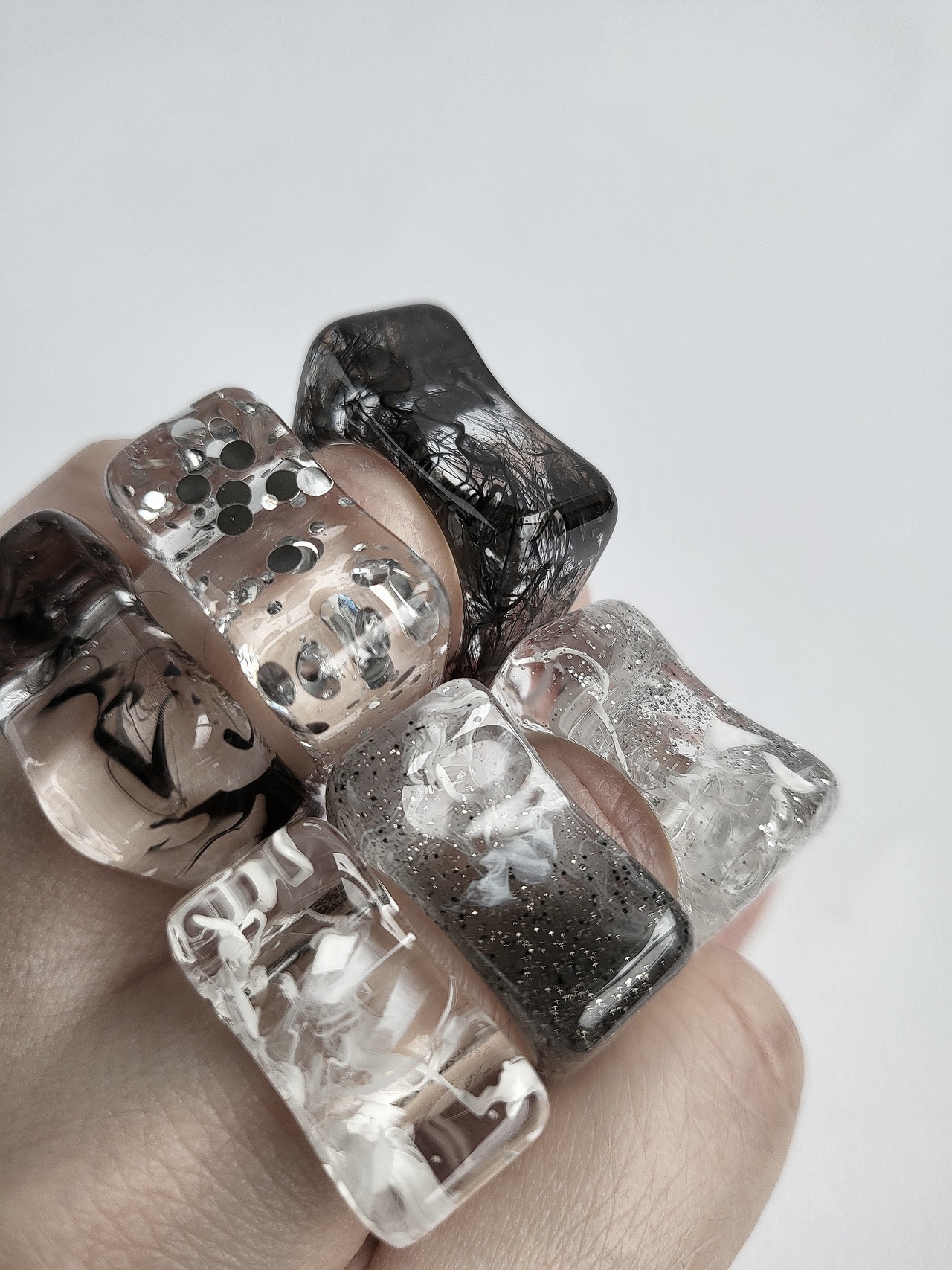 RiNG.  [2torn white] - 11