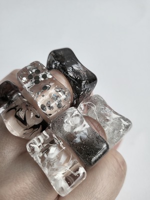 RiNG.  [2torn white]
