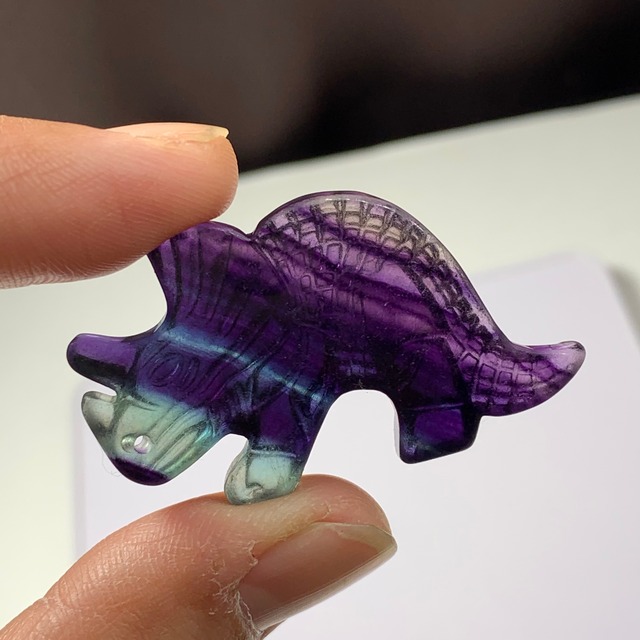 8.恐竜・トリケラトプス☆フローライトペンダントトップ