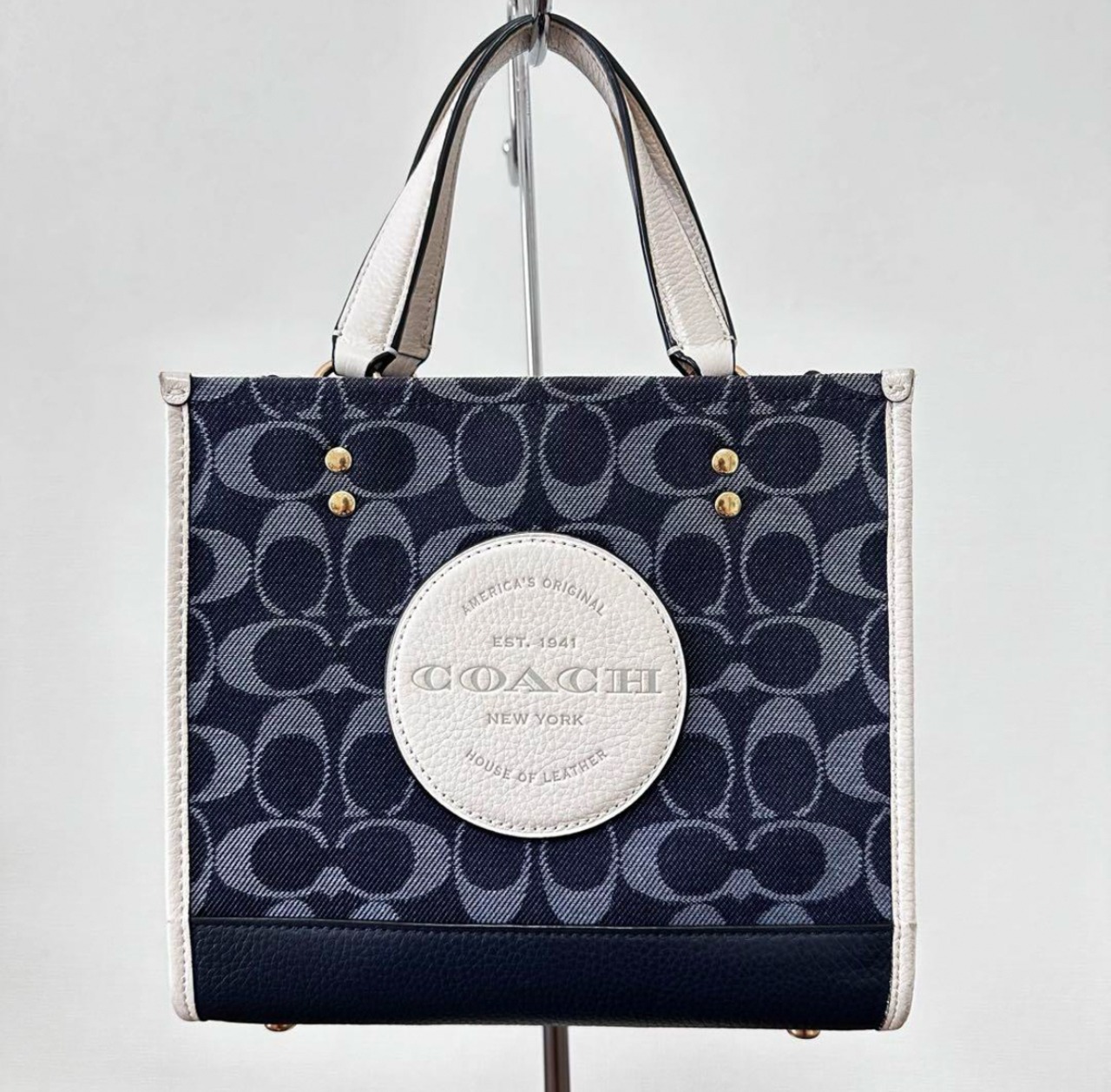 COACH デンプシー トート 22 シグネチャー ジャカード | もーやん商店