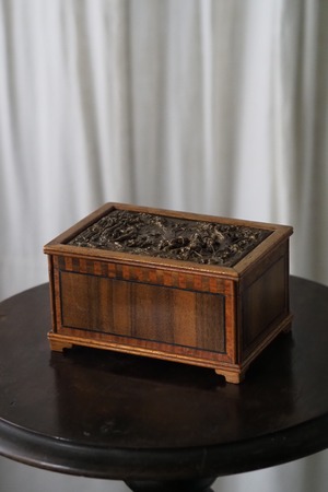 銅板があしらわれた象嵌小箱-antique wood box