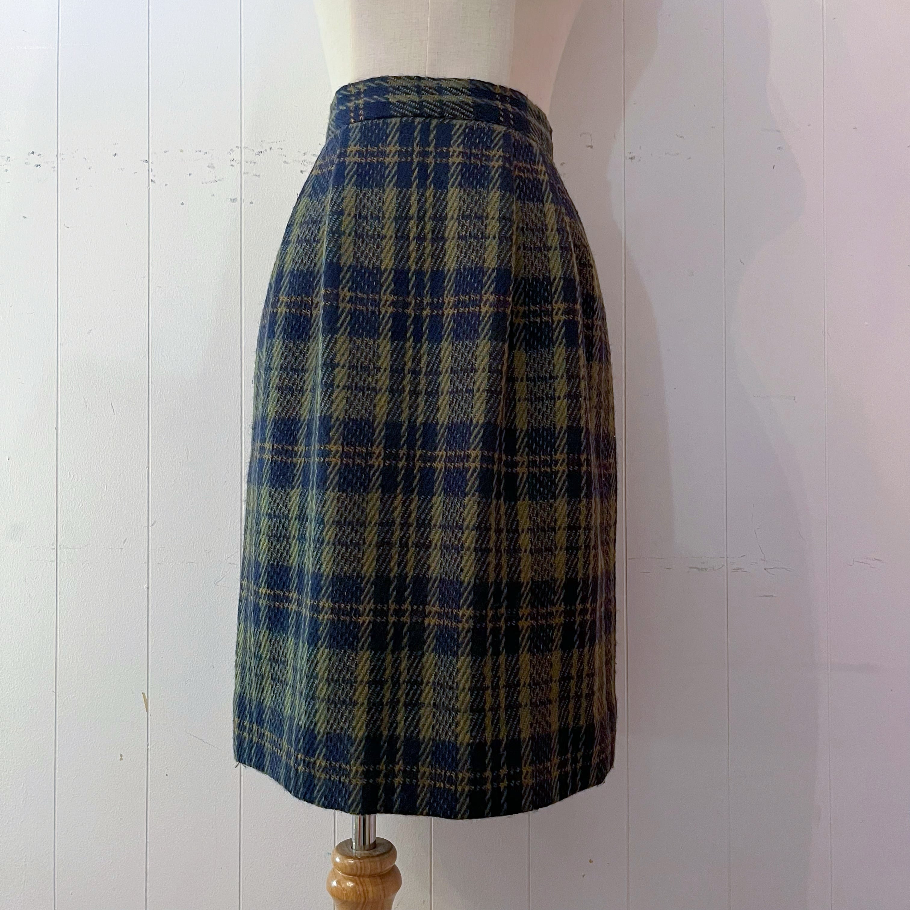 green check semi tight skirt