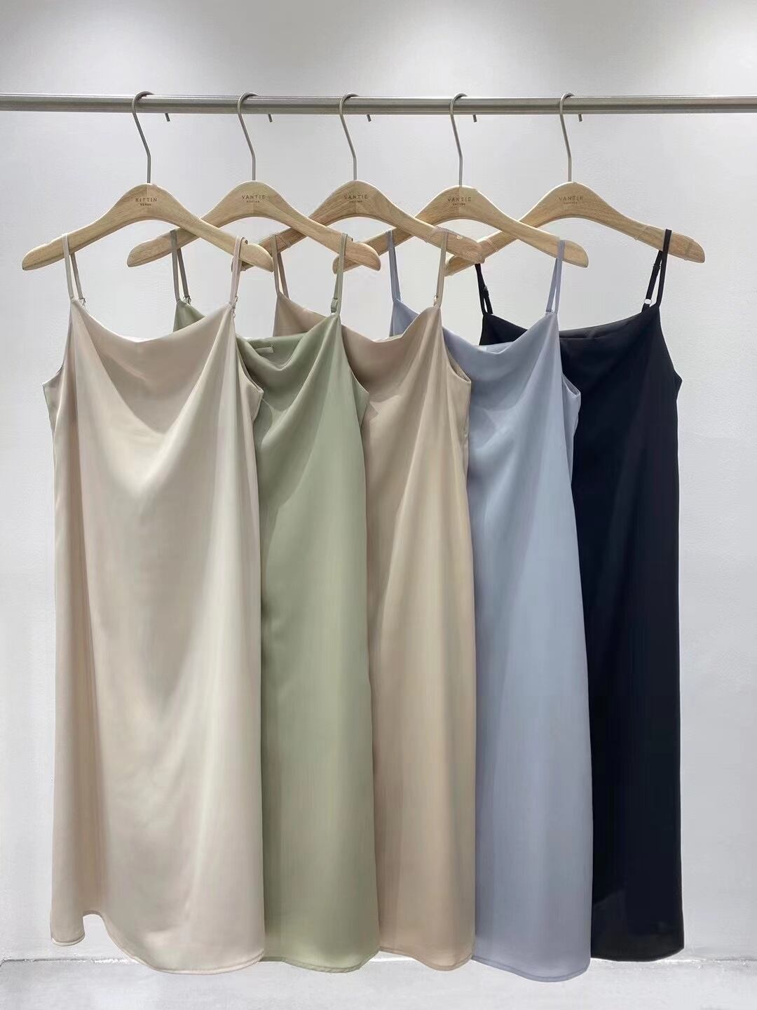 ドレープネック　キャミワンピース　AJ2205-650