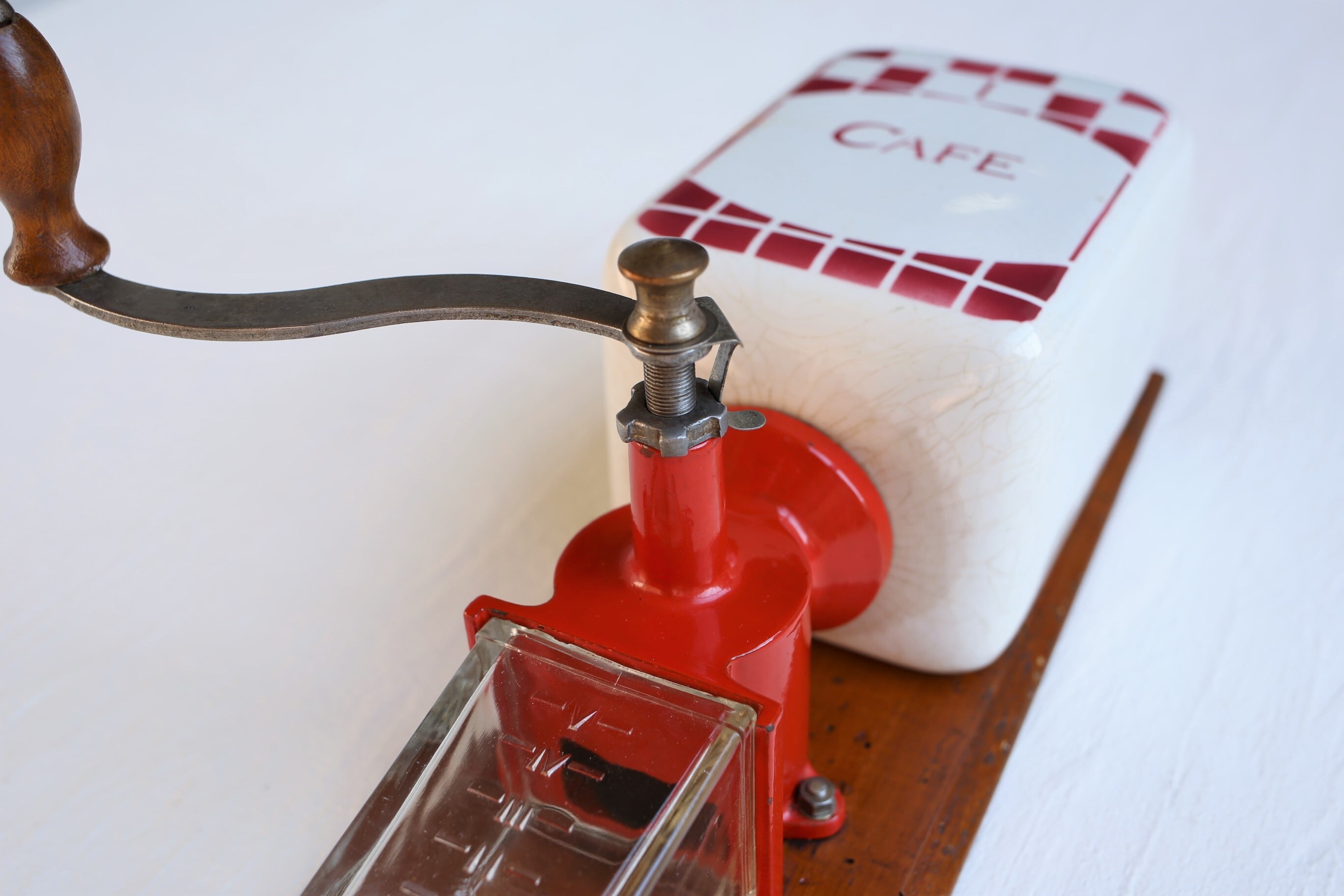 フランス アンティーク ヴィンテージ Peugeot 壁掛けコーヒーミル 赤