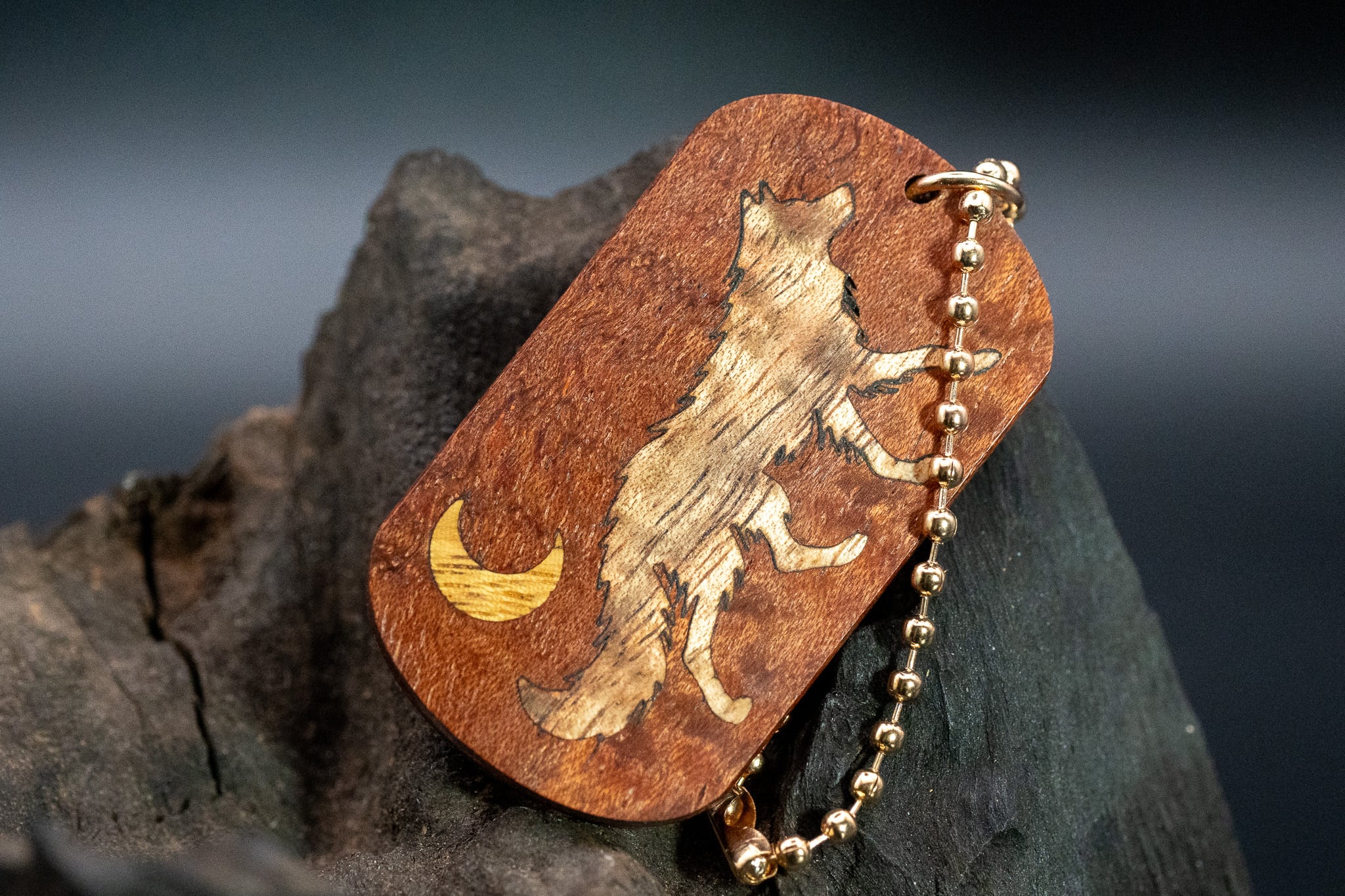 【アフリカの神宿る木】ブビンガ ドッグタグ 象嵌 闊歩